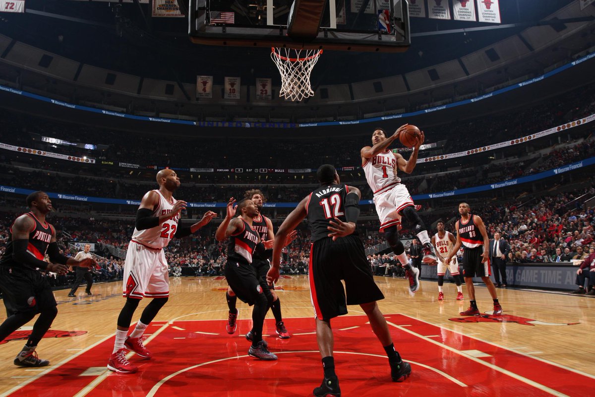 SportsCenter's tweet photo. Derrick Rose's team-high 31 points lead Bulls over Blazers, 115-106. Chicago improves to 10-4 on season with Rose. http://t.co/SziDIIdlps