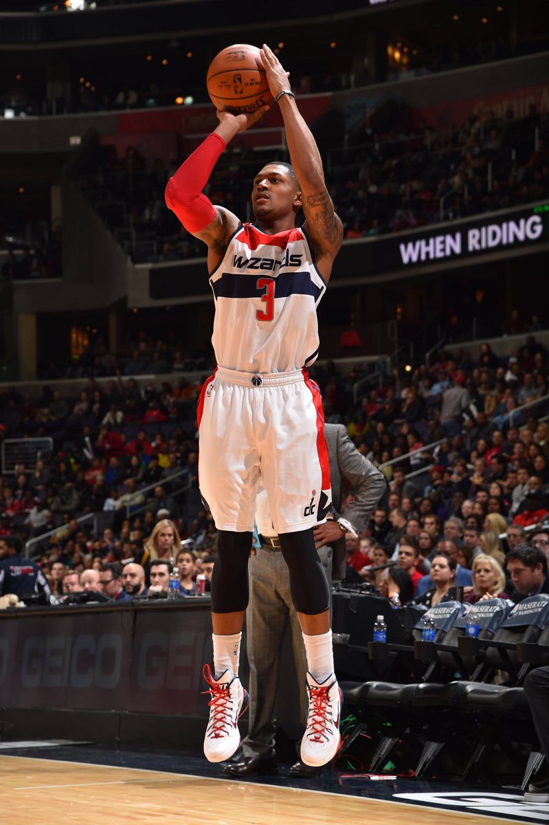 NBA's tweet photo. Beal had 29 points (18 in 2nd half) &amp; @WashWizards snapped @LAClippers 9-game win streak, 104-96. CP3 had 19-7-6. http://t.co/qt8XUkVeJf