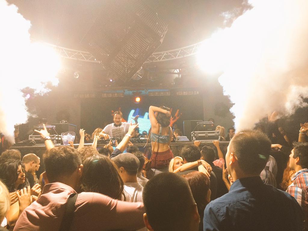 DJSteveRoberts's tweet photo. Had an awesome time watching @edxMusic spin last night and promoting @Rally_Life with good friends. http://t.co/oGduWP32UW