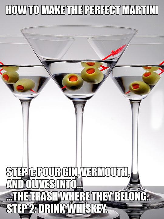 MensHumor's tweet photo. How to make the perfect martini... http://t.co/sW24odjg6S