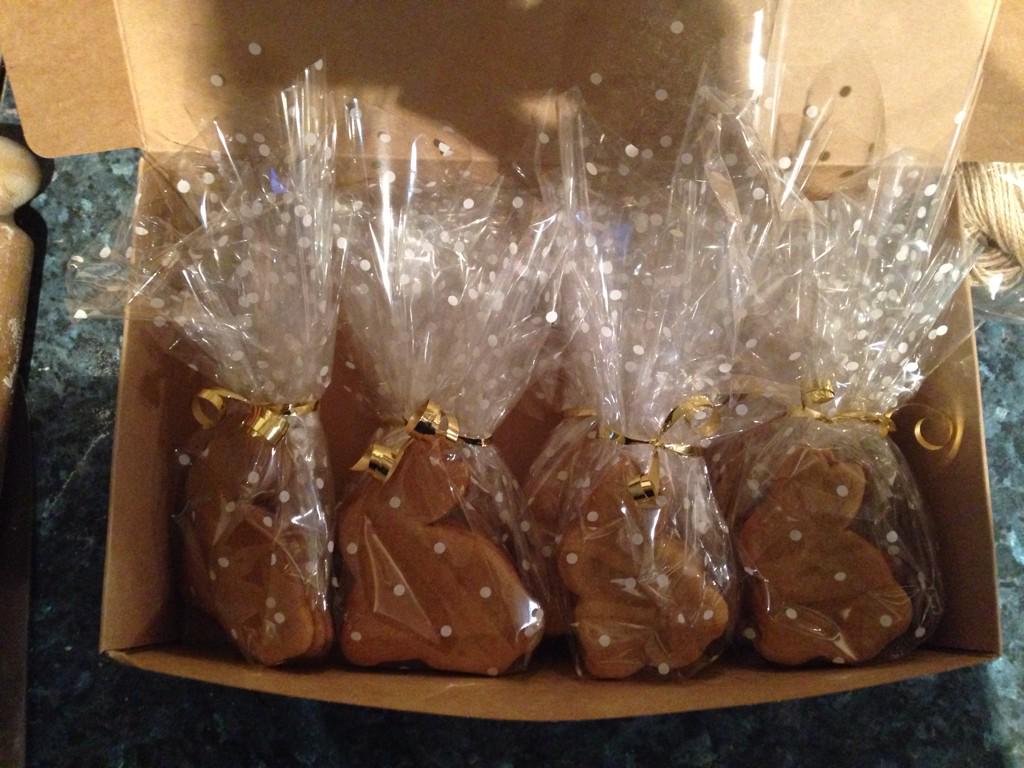 WhiteRabbitLTD's tweet photo. A little elf has made some #whiterabbit gingerbread for Sunday at @lovesouthseaxx #Christmas http://t.co/nDwsYpUFof