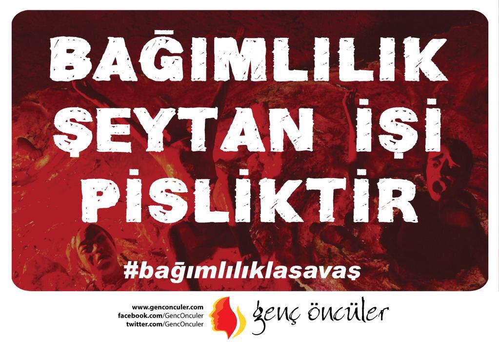 mediattick's tweet photo. Genç Öncüler bu gece #bağımlılıklasavaş diyor ve dört bir yana afiş asıyor... http://t.co/5SNAxUXZav