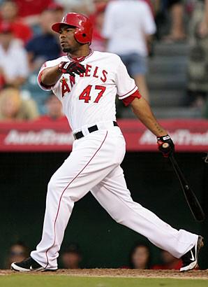 PetrosAndMoney's tweet photo. Newest @Dodgers 2nd baseman Howie Kendrick joins us now on @AM570RADIO #angelstododgers #OCtoLA #dodgers2015 http://t.co/iohAdnm07f