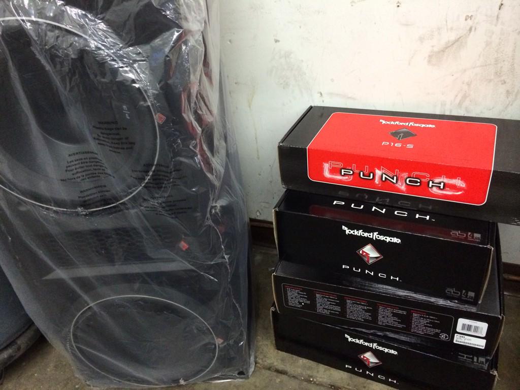 rocko714's tweet image. Work putting a full Rockford fosgate system stereo1one Milwaukee Wisconsin @Stereo1One