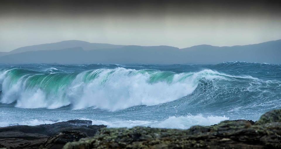 TourismWestCork's tweet photo. Amazing shot of Achill Waves- from our friends in #Mayo, surfboard anyone? :) #wildatlanticway (photo Eamon O Boyle) http://t.co/42nfVSm9DW