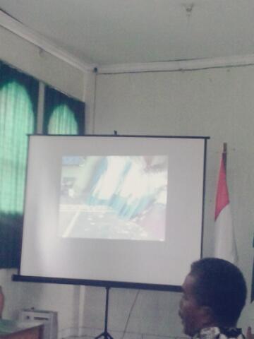 PRIPMsetiabudi's tweet photo. Pemutaran Video Dokumentasi PR IPM SMK MUHAMMADIYAH 15 JAKARTA PERIODE 2014 http://t.co/JAMHOMqDb1