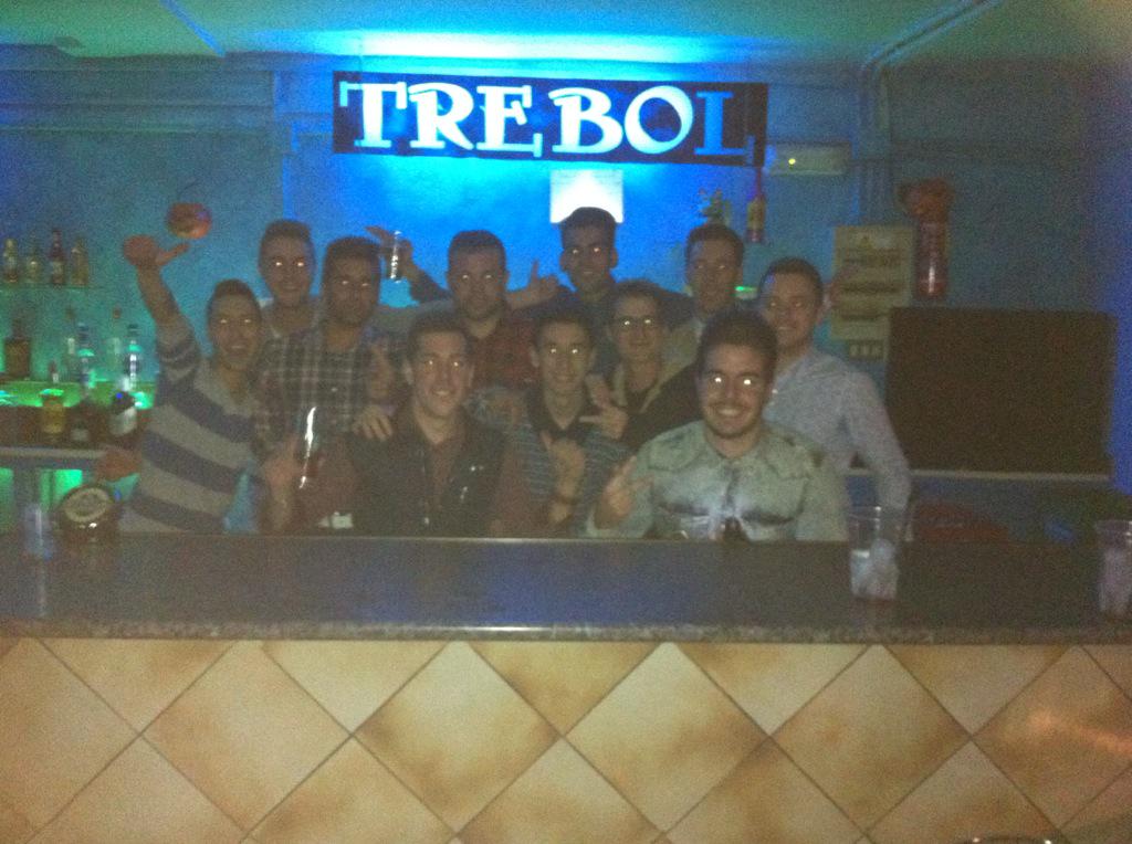 <a href="/TrebolMula/"># Trebol Mula #</a> <a href="/Tete8Clemente/">Clemente Boluda</a> <a href="/juampeelpeni/">juampe garcia</a> cena de equipo, cena de leones #sudaderasya! No huyas <a href="/iker13caseras/">©AsE®As</a> #pagaya