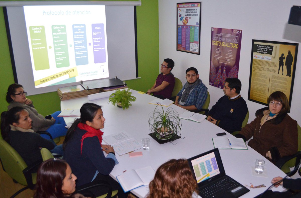 COPRED_CDMX's tweet photo. La Dirección de Cultura por la No Discriminación (#DCND) recibe plática: Juntos contra el Bullying, de @elconsejodf http://t.co/LcYYOtAhuE