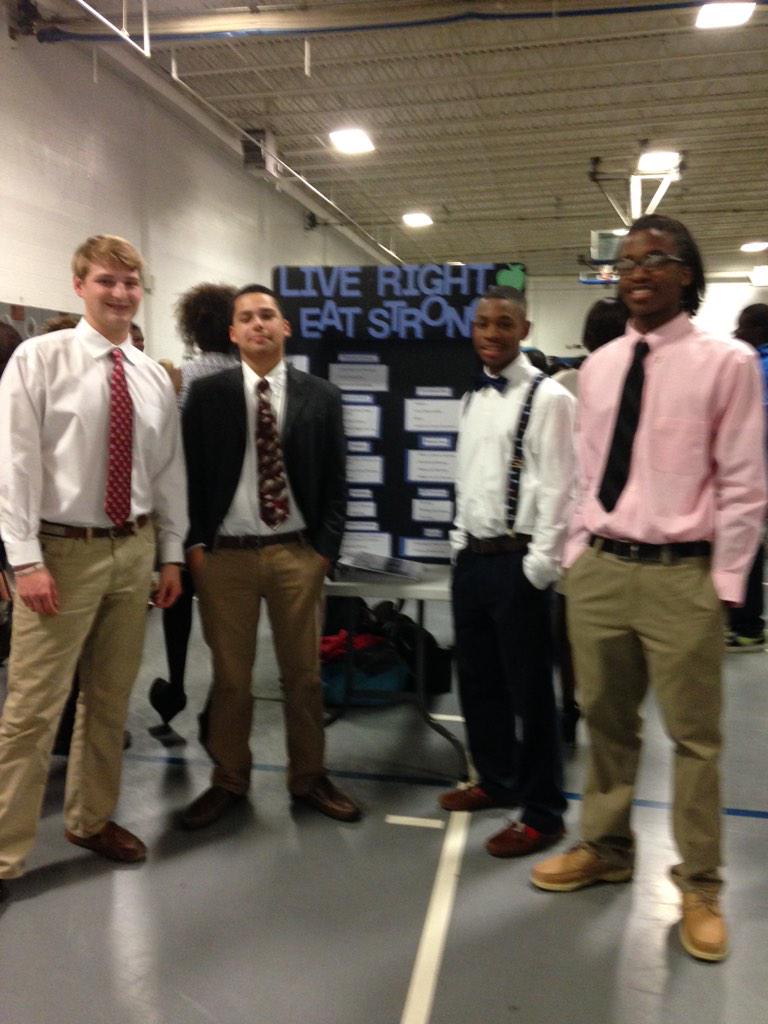 THS_EnglishDept's tweet image. #SeniorProjects #2015 #community @its_Laine_MAYNE @themblankets @TupeloHigh