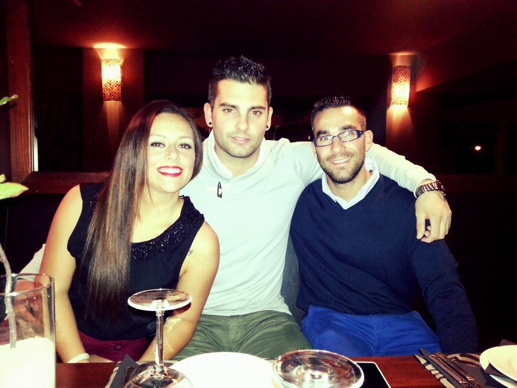 Crisfrcor's tweet photo. Con mis puertorealeños favoritos♡ @isaaczaldivar74 @RichardTrone http://t.co/zGOIPzSuOf