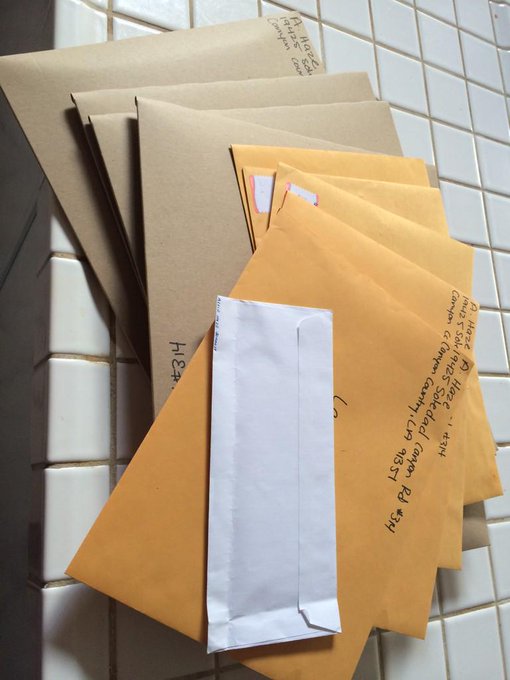 Headed to the post office to drop of my fan thank you packages :) http://t.co/ePmo2Emsxl<a href="/tag/minions"class="tags"><span>#minions</span></a>