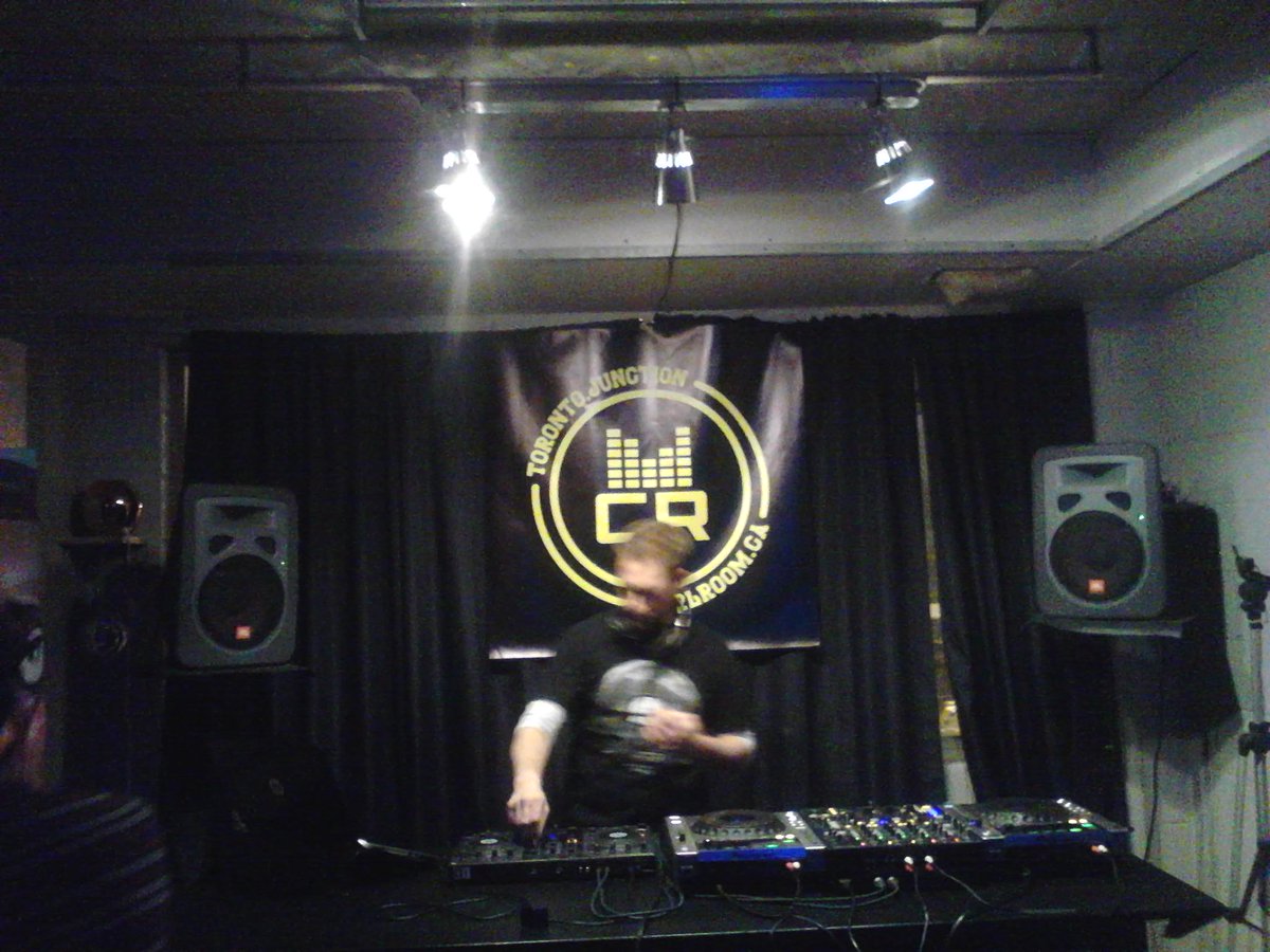 PuckerFunk's tweet photo. @Myk_RFC V-Ginn live now @ ctrlroom.ca http://t.co/7NthsVIpxE