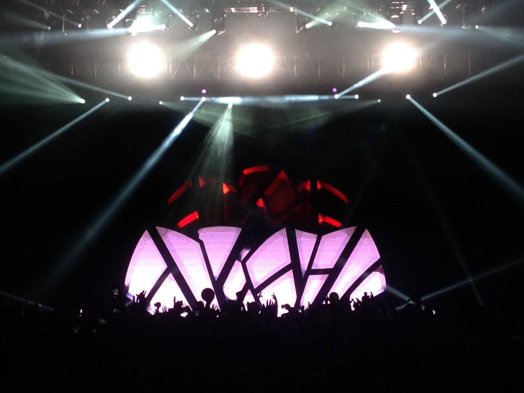 robbyengle's tweet image. There's a reason I've seen @DILLONFRANCIS 29 times... Mind blowing 😭