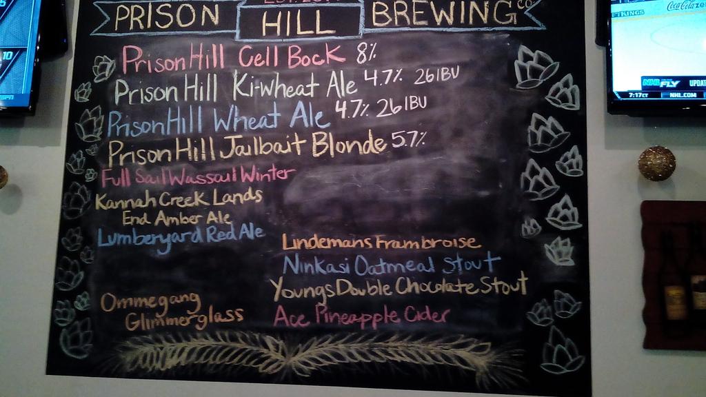 cinteri2222's tweet photo. At the bar again @prisonhill http://t.co/LJleJjreBV