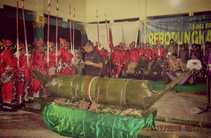 #Jogja 16/12/2014 19.00 Upacara Adat Saparan Rabu Pungkasan di Jejeran, Wonokromo, Pleret, Bantul  via <a href="/infosenijogja/">Akun Terkunci</a>