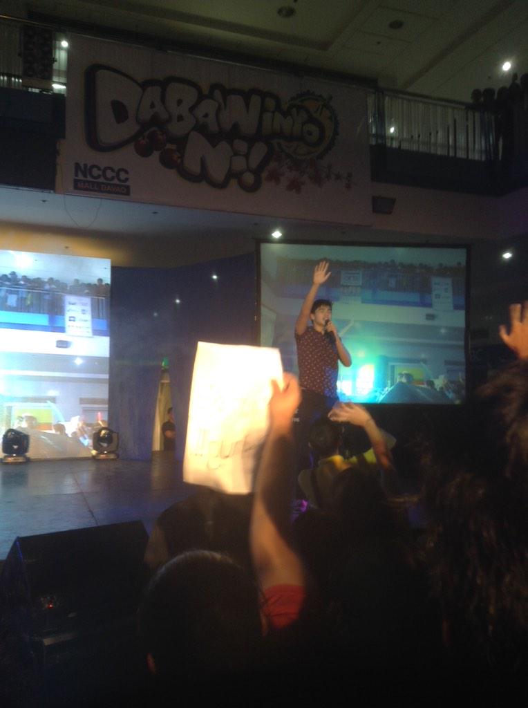 chuyme11's tweet photo. @NoloPedrosa at NCCC MALL DAVAO last Saturday 🎤🎤 #MarNolo #ManoRis #NichOlo #MarNella http://t.co/9nQzS7VyRM