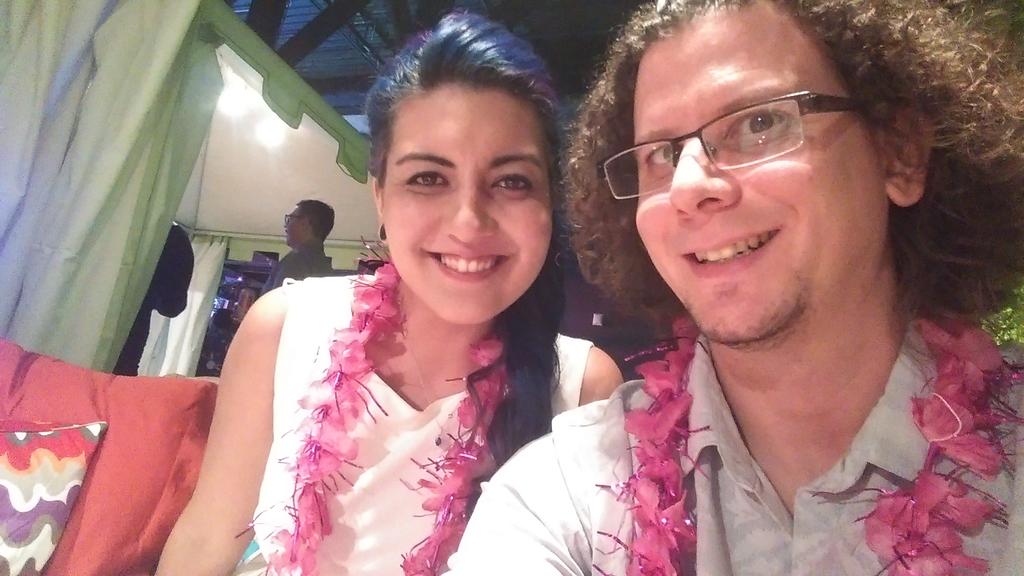 gprkr's tweet photo. Everyone's at the @twitter party and I'm just sitting here with @ajn #notactuallyinhawaii http://t.co/jzNnri6hl3