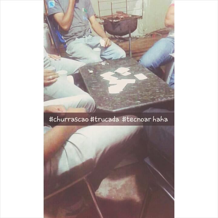 luucas_moreeira's tweet photo. Teve trucada, com nois nao tem tempo ruim nao !! Haha 🍻'  #turmadobarulho #tudovadio #enoois '   🍻🎉🍺' http://t.co/aaLe0ELbxW