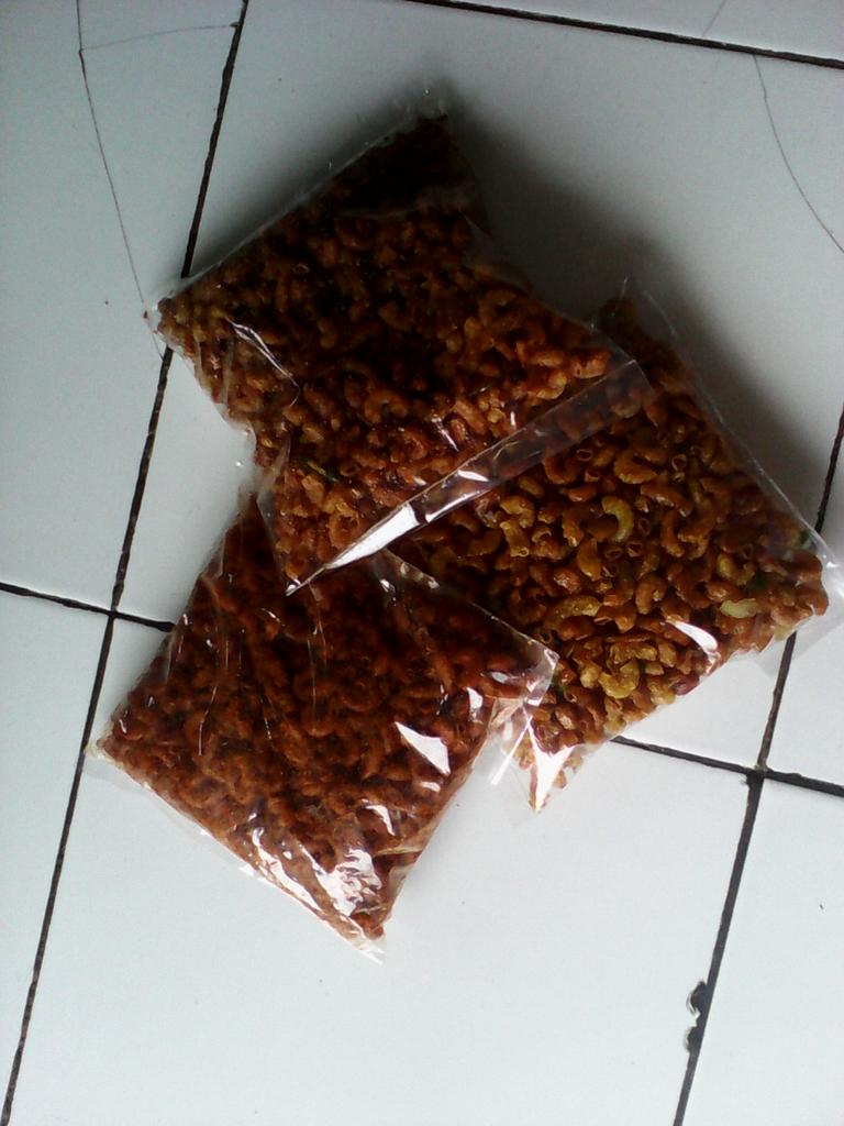 Makaroni khas semele dengan varian tigarasa, daun jeruk, pedas manis dan seblak, 7f921d2b, 089632709465
