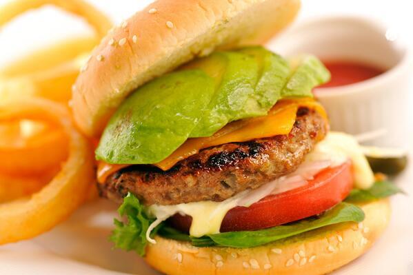 lyfovacodeh's tweet photo. アボカドチーズバーガー http://t.co/UhxHbZ0JoL