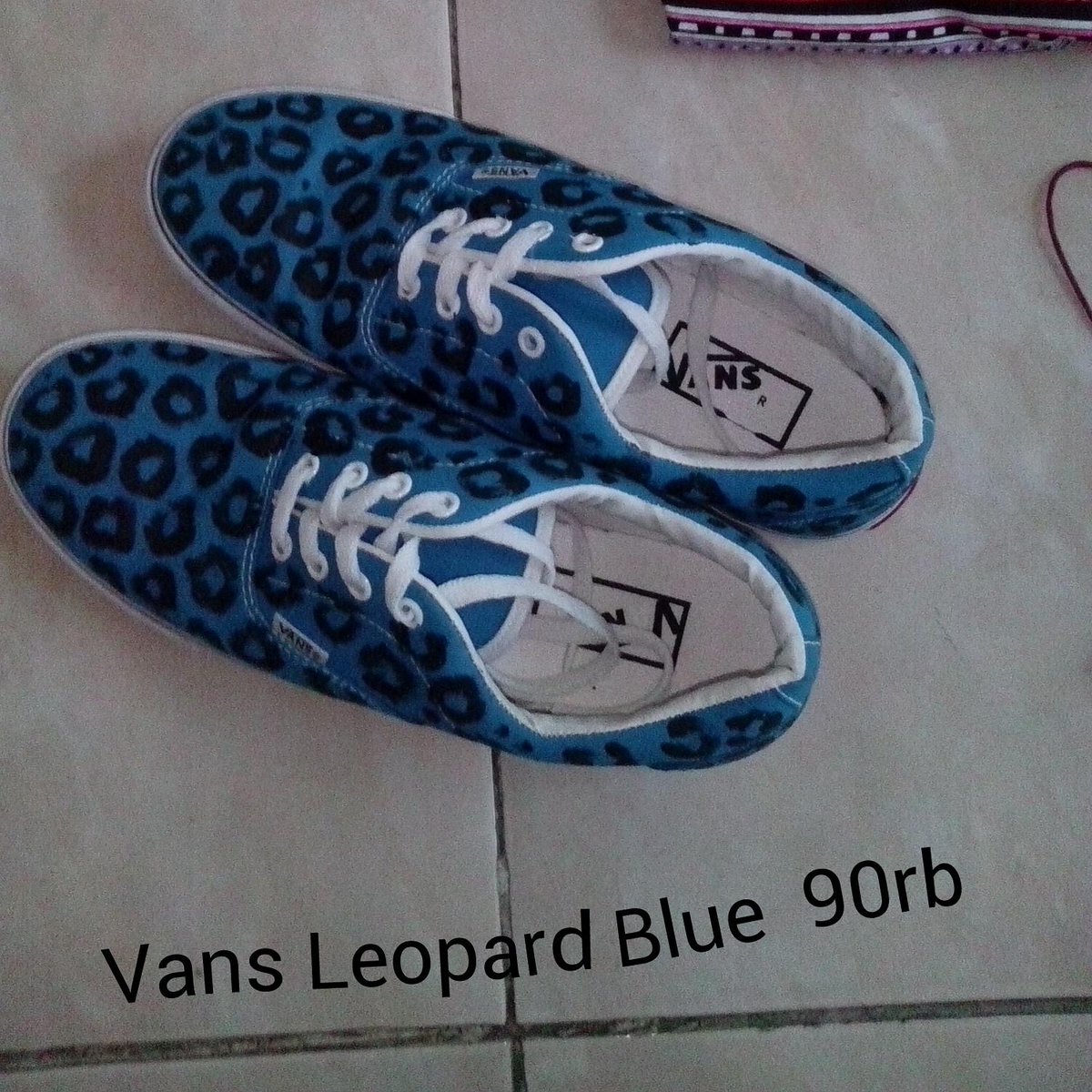 1stStore's tweet photo. Dijual but! 75rb grab it fast! No barternew! #barter #bartersepatu #garagesell #secondgood #suppliervans #sepatumurah http://t.co/Fylll7XQal