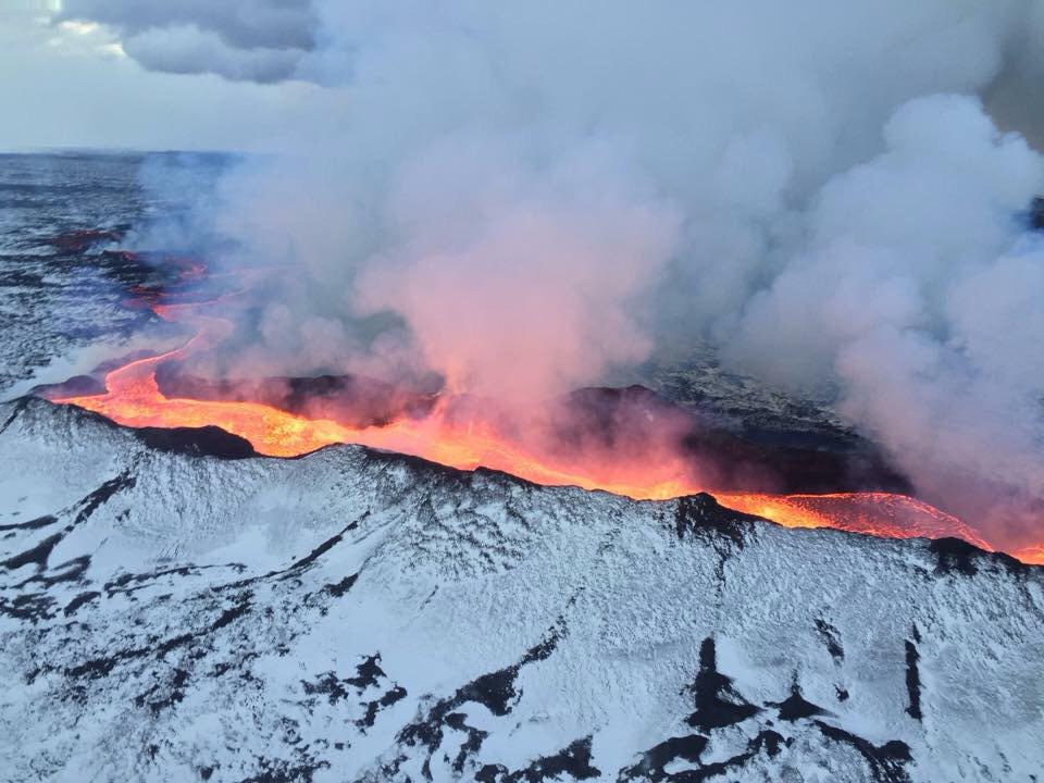 The #eruption at #Holuhraun #Iceland looks really amazing in the #winter 
Photo by Karl Ólafsson
