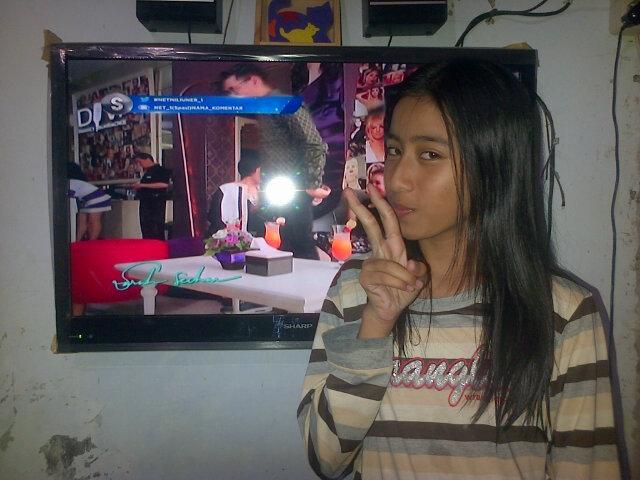 Melisa_amalia99's tweet image. @netmediatama @KuisNETMiliuner #NETMILIUNER_1 weekand smbil nnton idolaku afgan di #SarahSechan_NET  clue:S