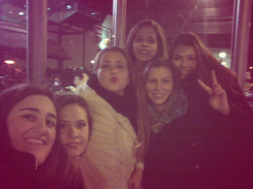 Mercedesmaldon5's tweet photo. Gran cena, gran noche, grande mae, grandes todas #FCBG #cena14' http://t.co/snNyp4Do41