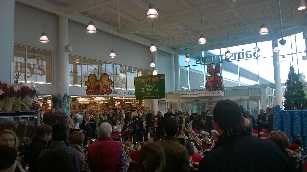 look at the atmosphere in store today <a href="/neilchason/">neil chason</a> <a href="/Vicoff1980/">Vicky Officer</a> <a href="/David_Gaffin/">David Gaffin</a> @AmyW_Cheadle