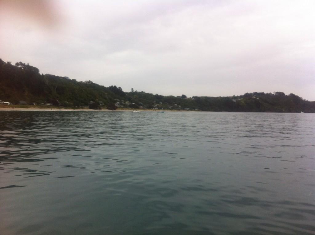 k8barker1's tweet photo. #SUP #Matiatia #Waiheke  Flat calm &amp; beautiful. + lunch at #CharliFarlie http://t.co/7nfGJgd2dq