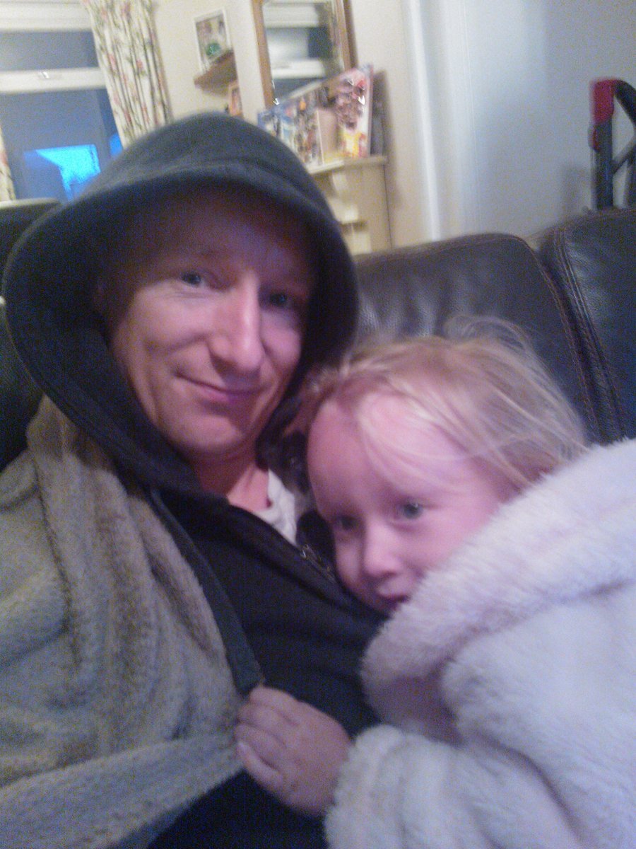 samj1304's tweet photo. Its to cold to play rugby im staying for a hug lol x http://t.co/musgG6nvQV