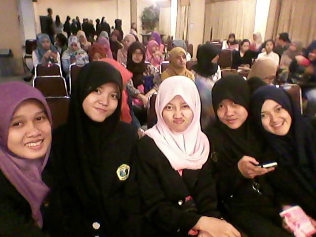 Yuliyanti83's tweet photo. @USBSchool
#funseminarusb http://t.co/516hgym7yn