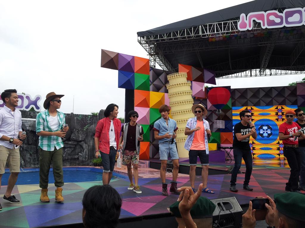 “<a href="/InboxSCTV_/">Inbox SCTV</a>: Kolaborasi keren dan seru dari <a href="/SMASHindonesia/">SMASH Indonesia</a> dan Trio ubur ubur di #HBDInbox7 "”