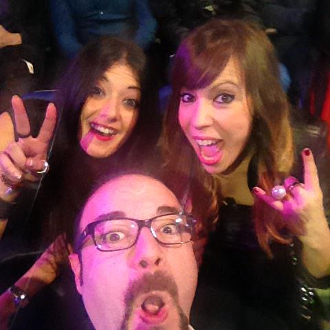 currogarciamusi's tweet photo. #MomentazoGala #Fotaco con la chica más atrevida @PatriciaImaz 😉🆙🔊🎉 http://t.co/t3dG6Yt92C