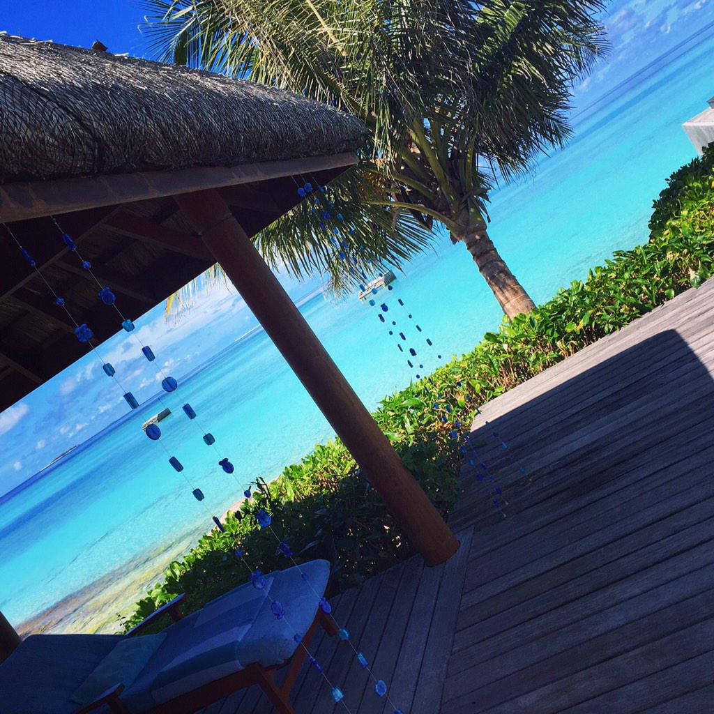 LorenaLuciaa's tweet photo. Cabana life .. 💙 #nofilterneeded #stunning @FSMaldives @Nbizzy13 http://t.co/GZjSNdOigq