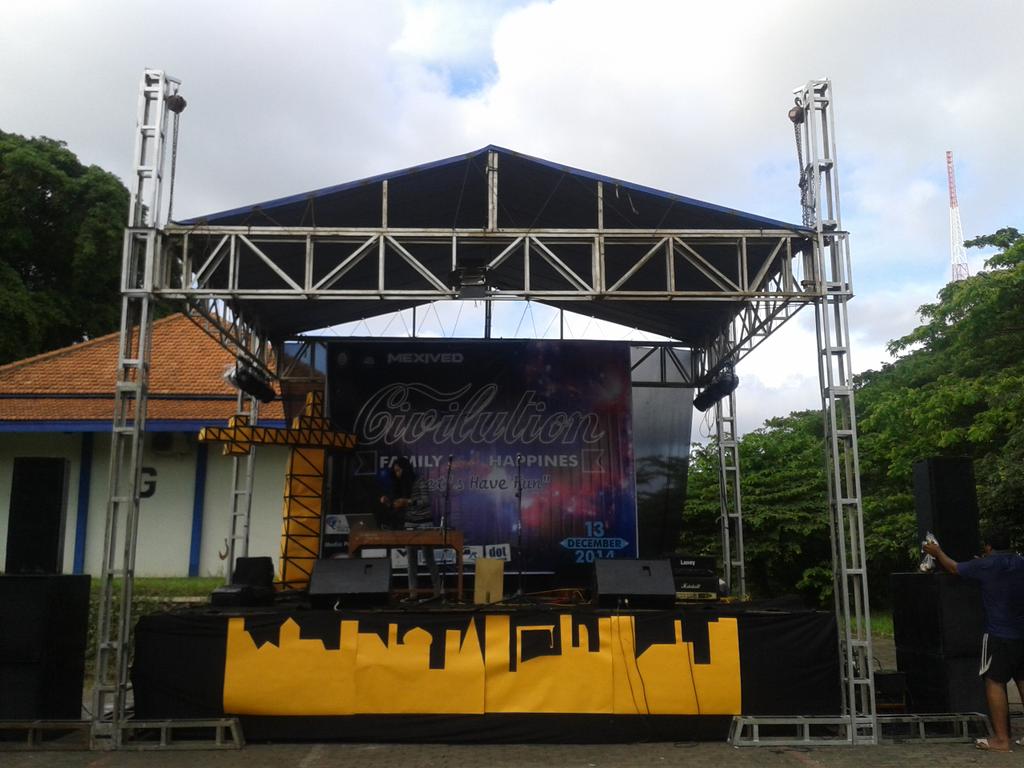 "<a href="/infoUNDIP/">Info UNDIP Media</a>: RT <a href="/civilution14/">Civilution14</a>: hai salam d3vil, yuk merapat ke parkiran bawah D3 Teknik Tembalang belakang F.Hukum  "