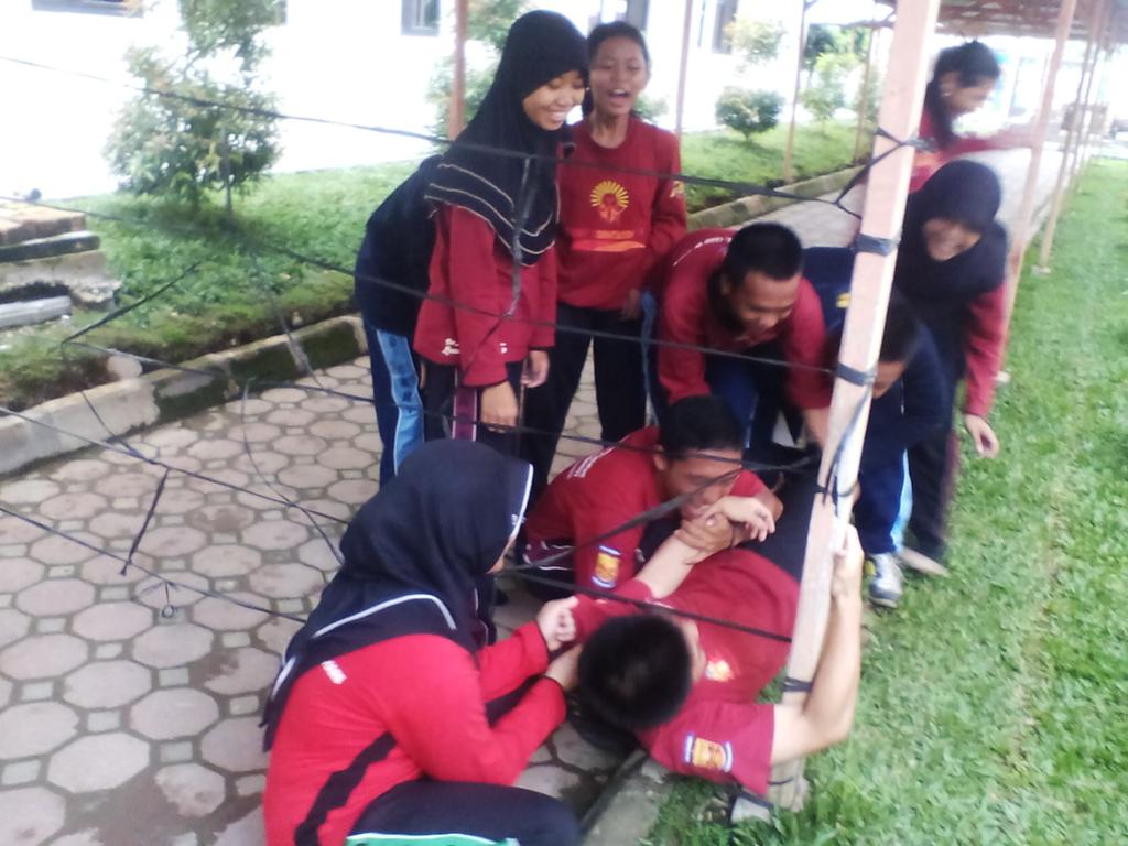 Ini serunya outbond kita 😍 #LDKSMANSUMSEL14