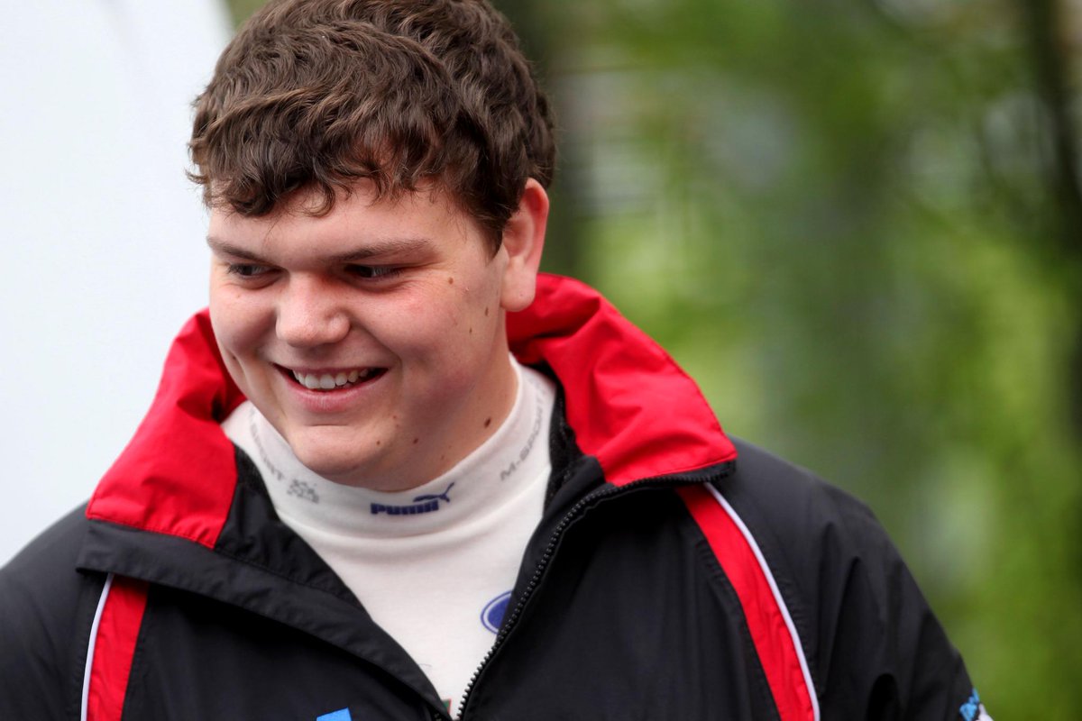 Huge congratulations to <a href="/AMRallying/">Aaron McClure</a> for winning the 2300 Club 2014 John Easson Award. #rally
aaronmcclure.co.uk/news/4575941191