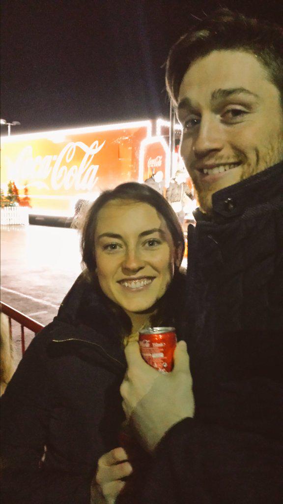 darrenM90's tweet photo. holidays are coming #cocacolatruck http://t.co/sfQUOGmbtU