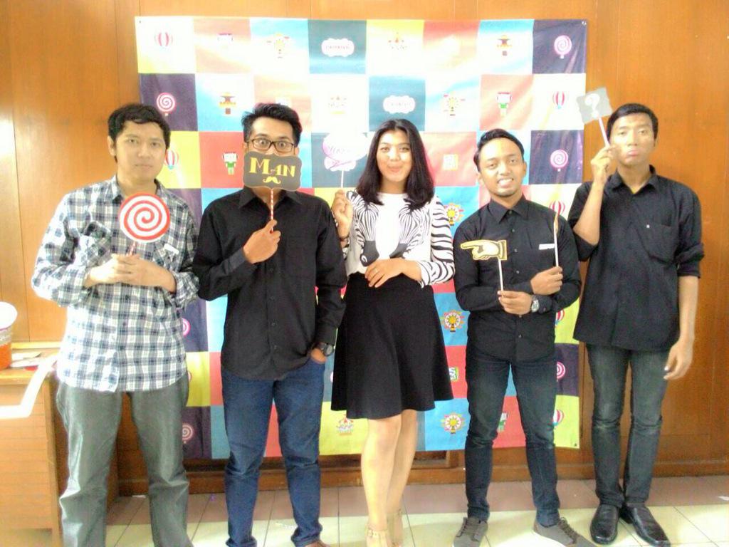 SenjaOfficial's tweet photo. Thankss a lot @eSKa_UPI @eSKarnaval2014 suksess selalu yaaaa!! Di tunggu undangan selanjutnya😘😘 http://t.co/7ncQjXcNIv