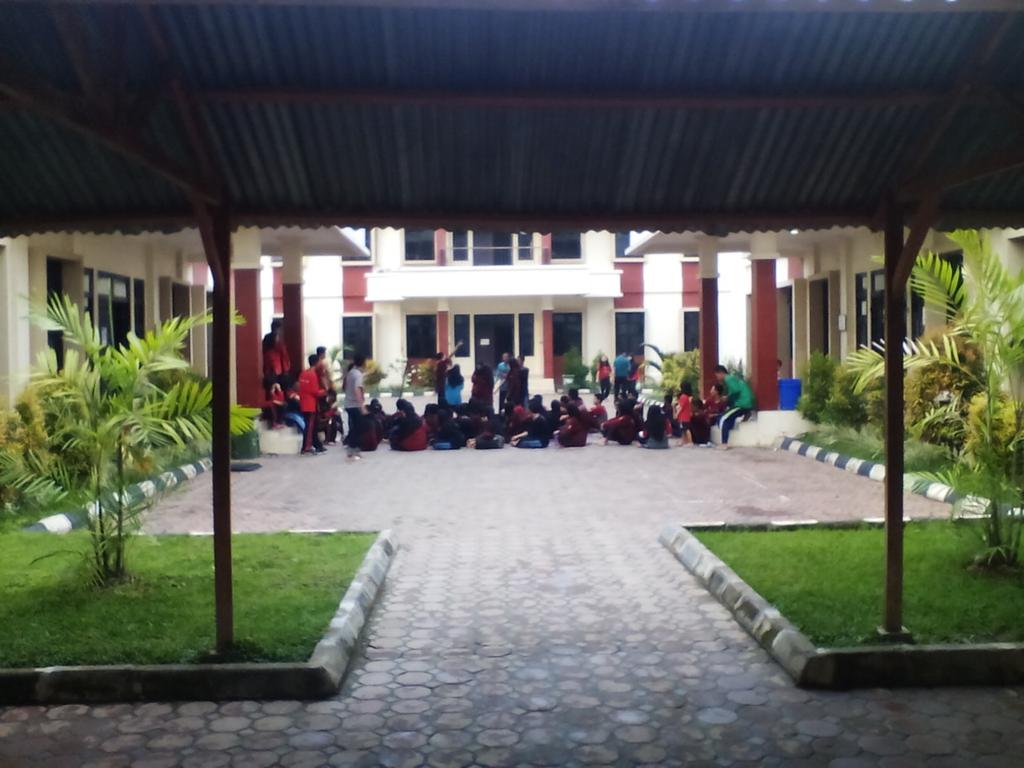 Well done!! By this we officially close Latihan Dasar Kepemimpinan SMAN Sumatera Selatan 2014 #LDKSMANSUMSEL14