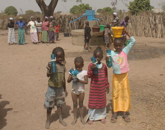GeefWater's tweet photo. Geef € 25,- voor #FairWater in #Africa met kans op strandvakantie in #Gambia Ga naar http://t.co/V7CtpmAvhV Doe mee! http://t.co/wPhPFuYC5g