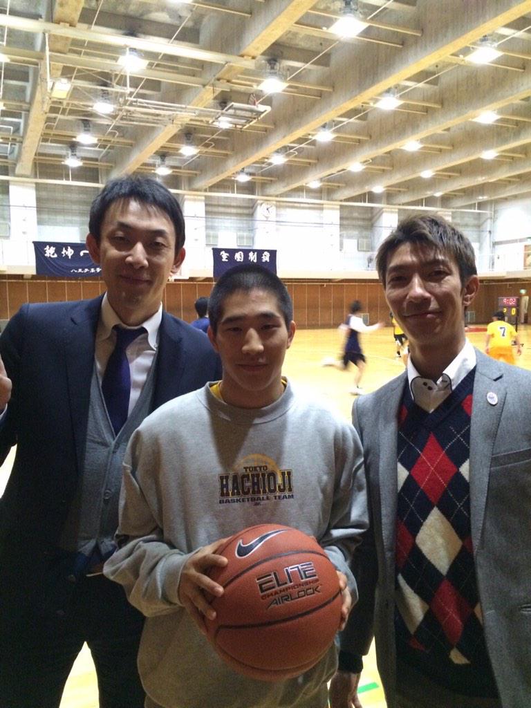 東京八王子ビートレインズ Twitterissa 八王子学園八王子高等学校男子バスケ部を訪問し 顧問の石川先生にご挨拶をしました 八王子学園八王子高等学校はインターハイ ウィンターカップ常連校で インターハイ沖縄大会で全国制覇も成し遂げた学校です 藤井選手の