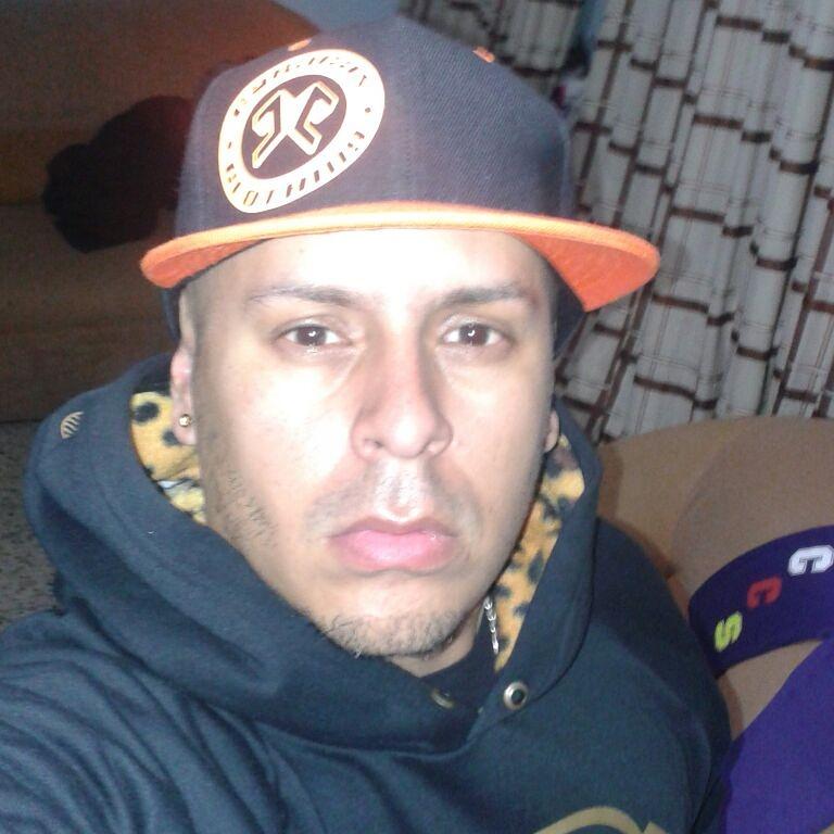 splinteraka's tweet photo. @CaracasclothinG: #CARACASCLOTHING C.C Bonabel piso2 local40 Sueter franelas gorras monos  @splinteraka  #ESTILOCCS http://t.co/eiWYZ3H5q4"