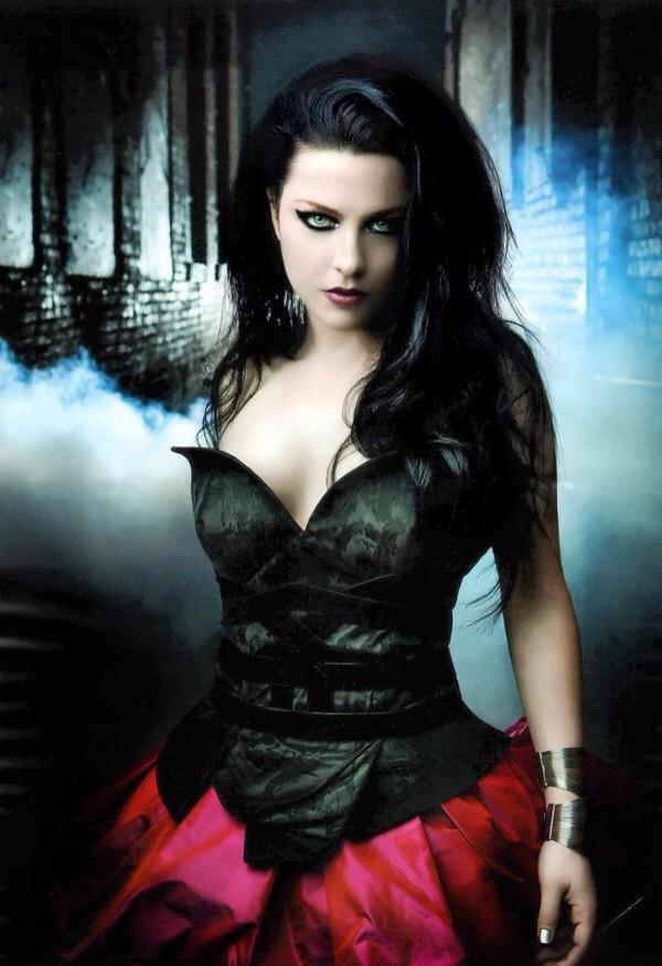 Happy 33rd Birthday To Amy Lee! 