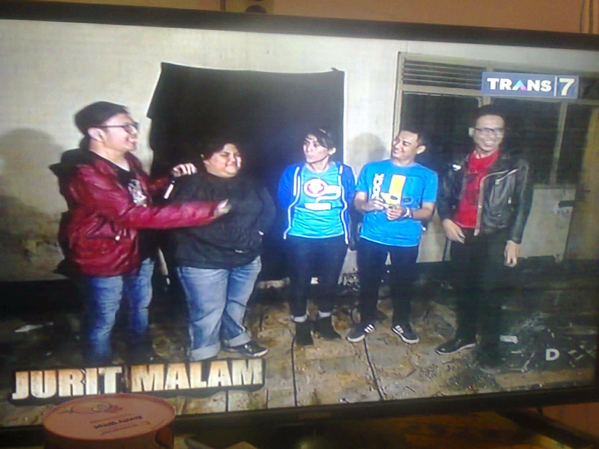 Yes ada <a href="/pergijauh/">Neverlose</a> <a href="/adit_insomnia/">Aditya Fadilla</a> di <a href="/T7juritmalam/">Jurit Malam Trans7</a> malem minggu gue ga CEYEM lagi! Yes! Hahaa