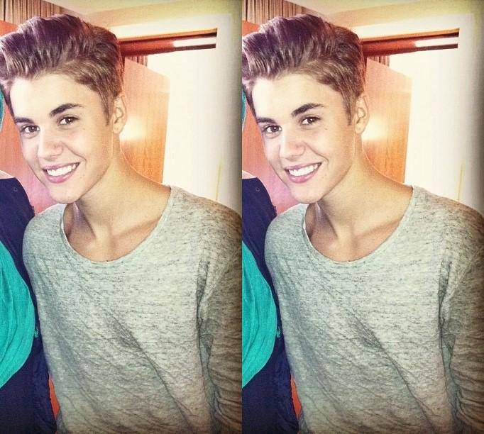 ninigazm's tweet photo. dudaklarım mosmor suratım beyaz noluyo the walking dead izleye izleye zombiyemi dönüşüyom amk #MTVStars Justin Bieber http://t.co/coIZ48Fln9