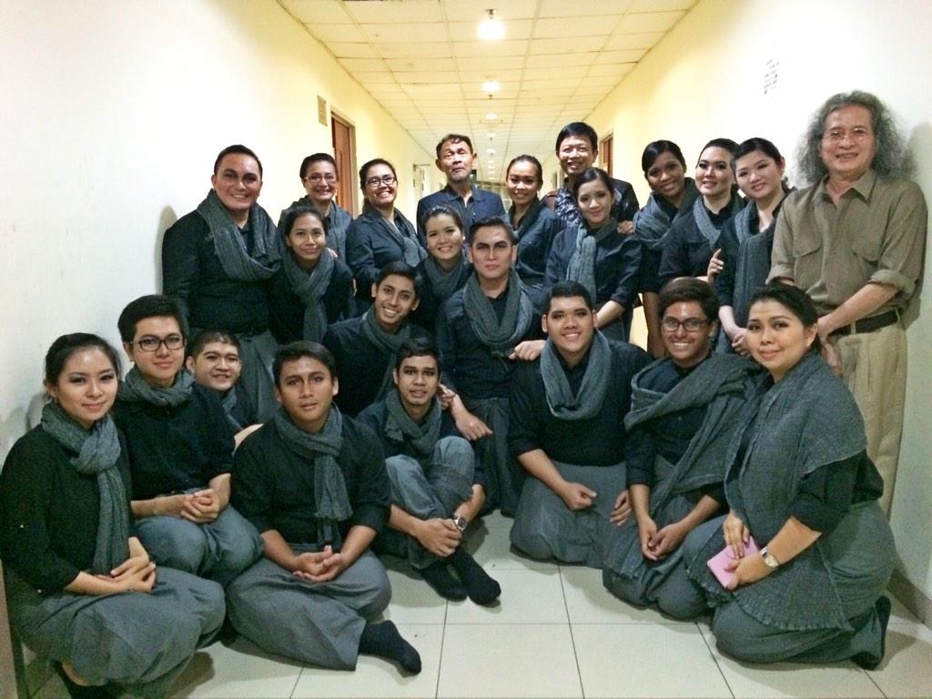 BMS tonight with <a href="/TonyPrabowo1/">Tony Prabowo</a> and <a href="/gm_gm/">goenawan mohamad</a> preparing for Opera Gandari