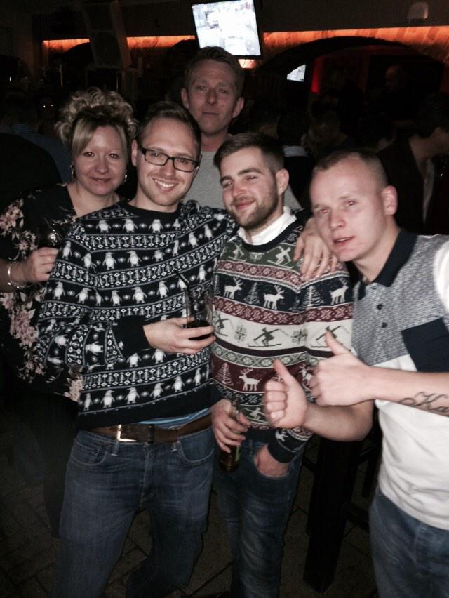 Longlands6536's tweet photo. Longlands Christmas Nightout! http://t.co/d9U2mIvk3K