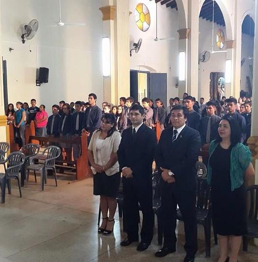 compartiendo la celebración religiosa con los alumnos del colegio departamental de la ciudad de Itá